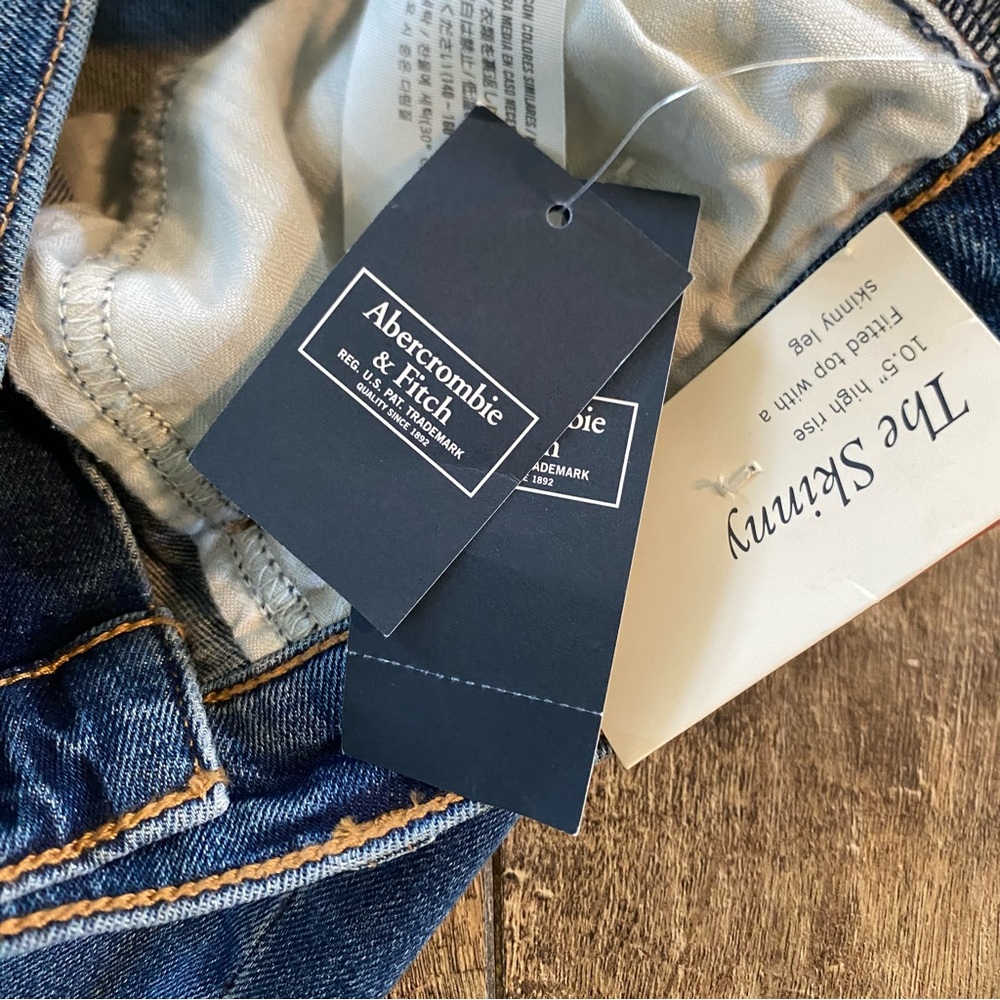 nwt abercrombie high rise skinny jean medium wash distressed size 26/2 regular - Picture 6 of 8
